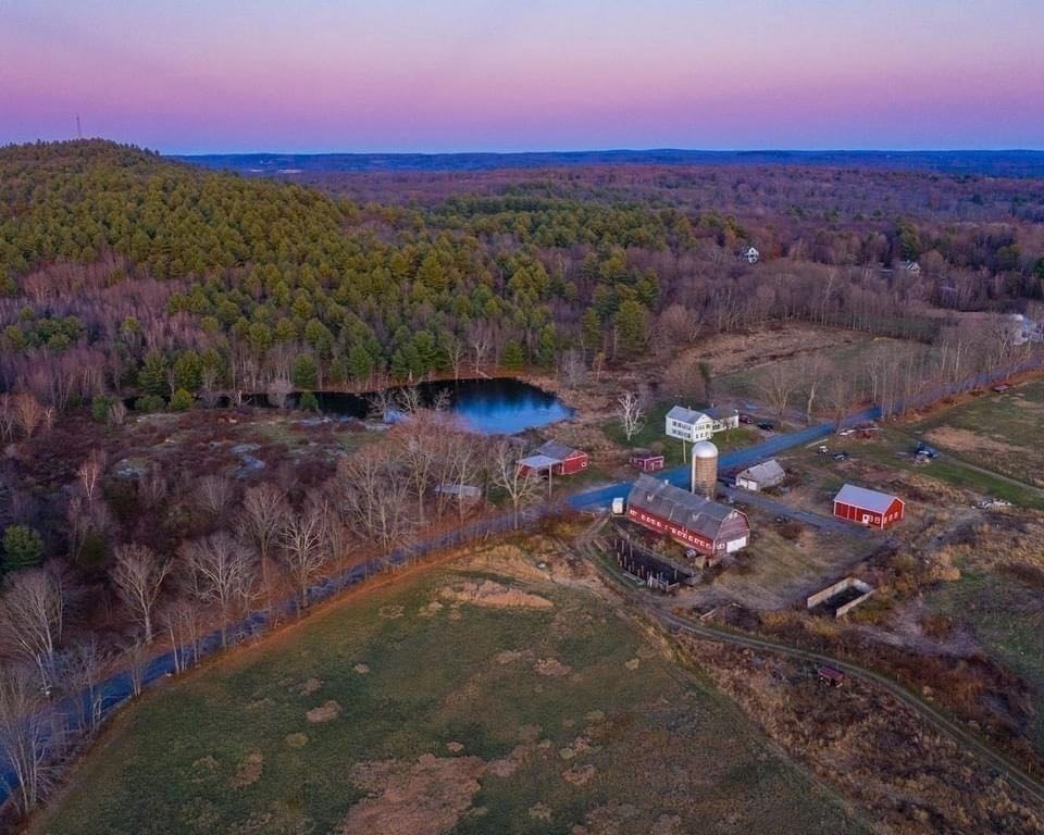 233 Ragged Hill Road