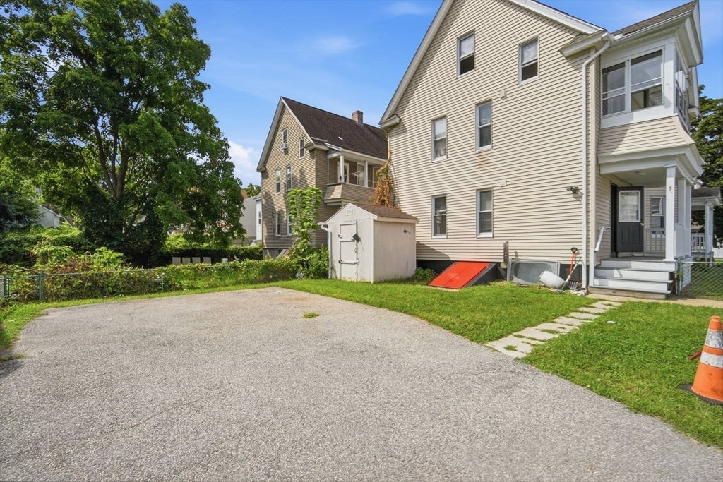 55-57 Oak St, Springfield, MA Photo #19