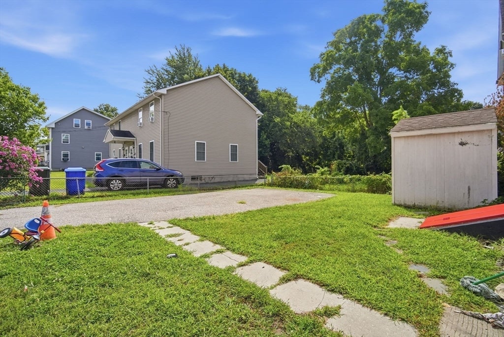 55-57 Oak St, Springfield, MA Photo #20
