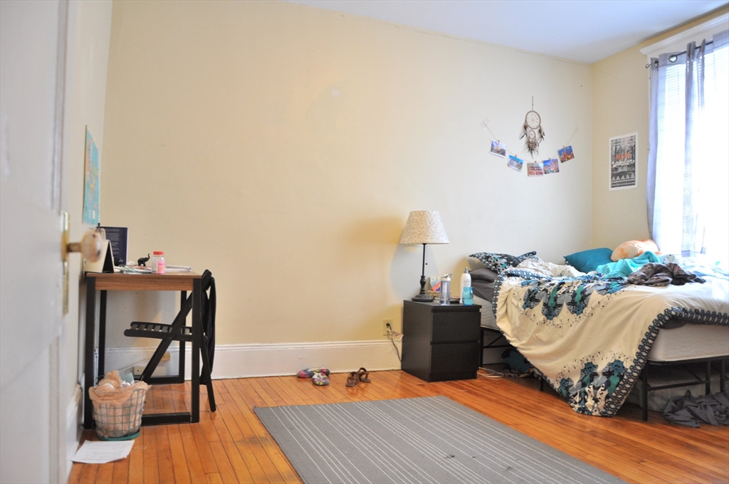 30 Glenville Ave 1