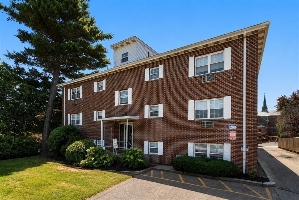 31 Pond St #22, Waltham, MA, 31 Pond St #22, Waltham, MA Photo #17