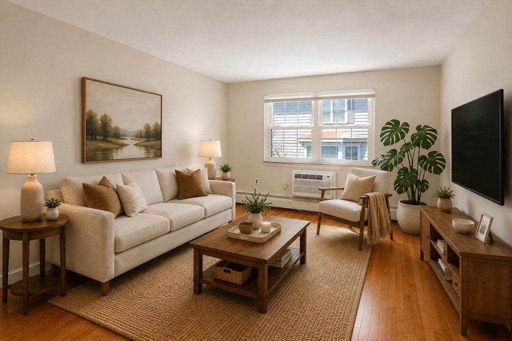 Photo of 31 Pond St, Waltham, MA