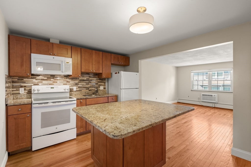 31 Pond St #22, Waltham, MA, 31 Pond St #22, Waltham, MA Photo #7