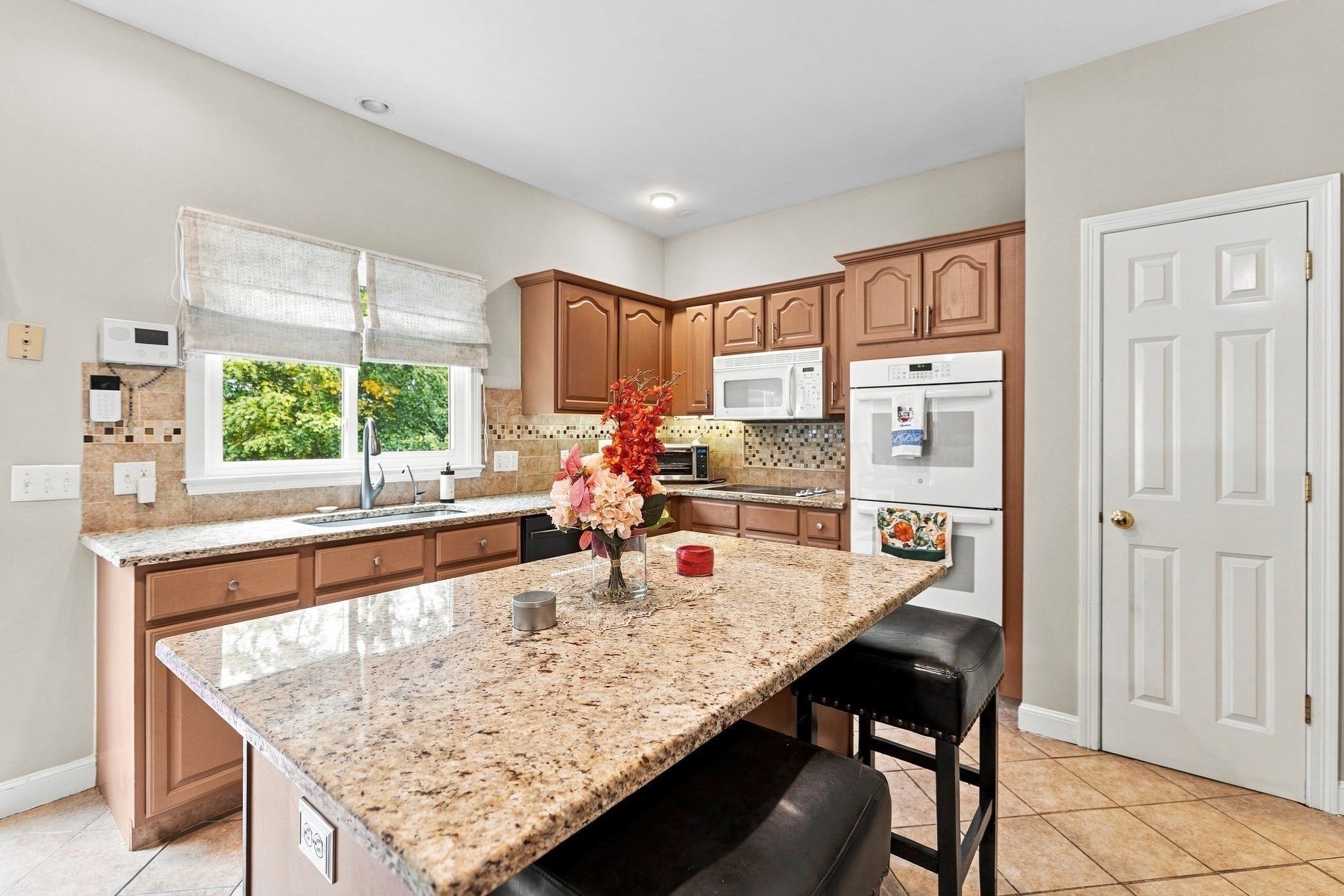 12 Lancelot Road, Shrewsbury, MA, 12 Lancelot Road, Shrewsbury, MA Photo #7