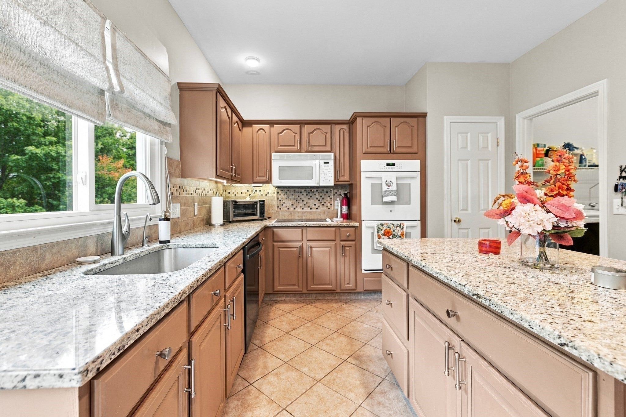 12 Lancelot Road, Shrewsbury, MA, 12 Lancelot Road, Shrewsbury, MA Photo #6