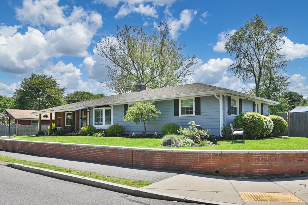 4 Andover Rd.