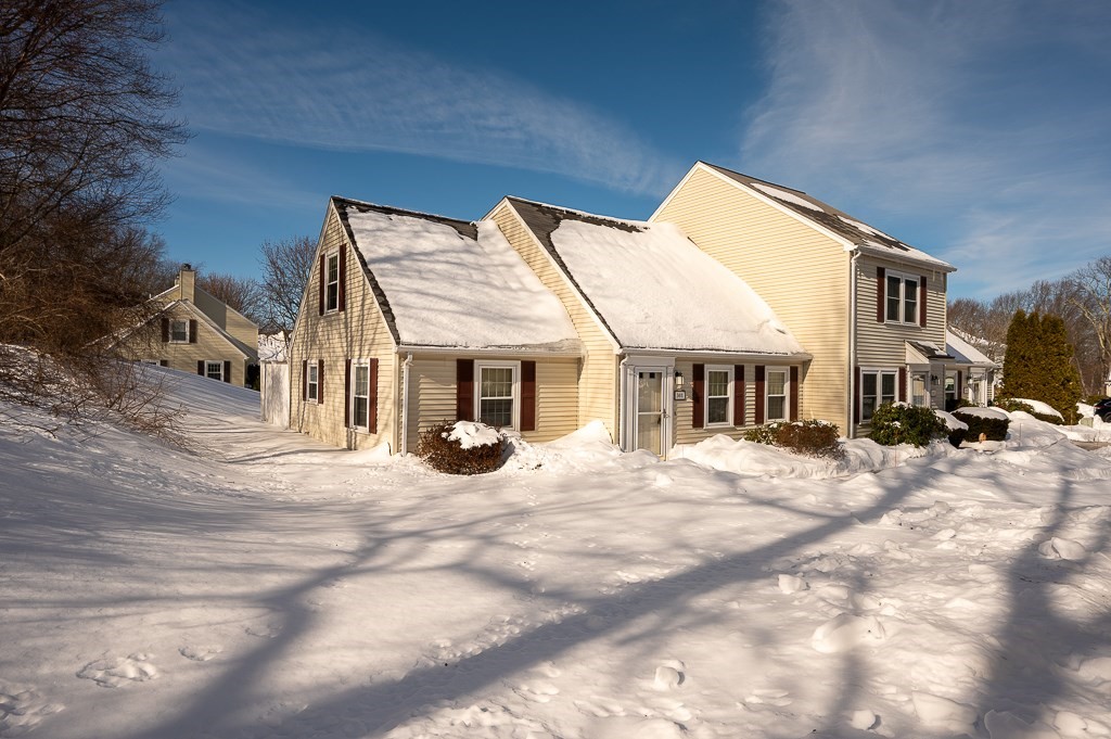 301 Forest Park Dr 301