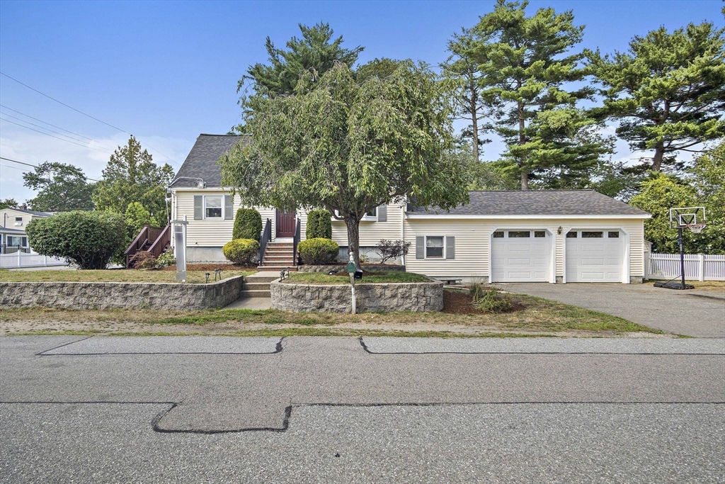 51 Oakwood Ave