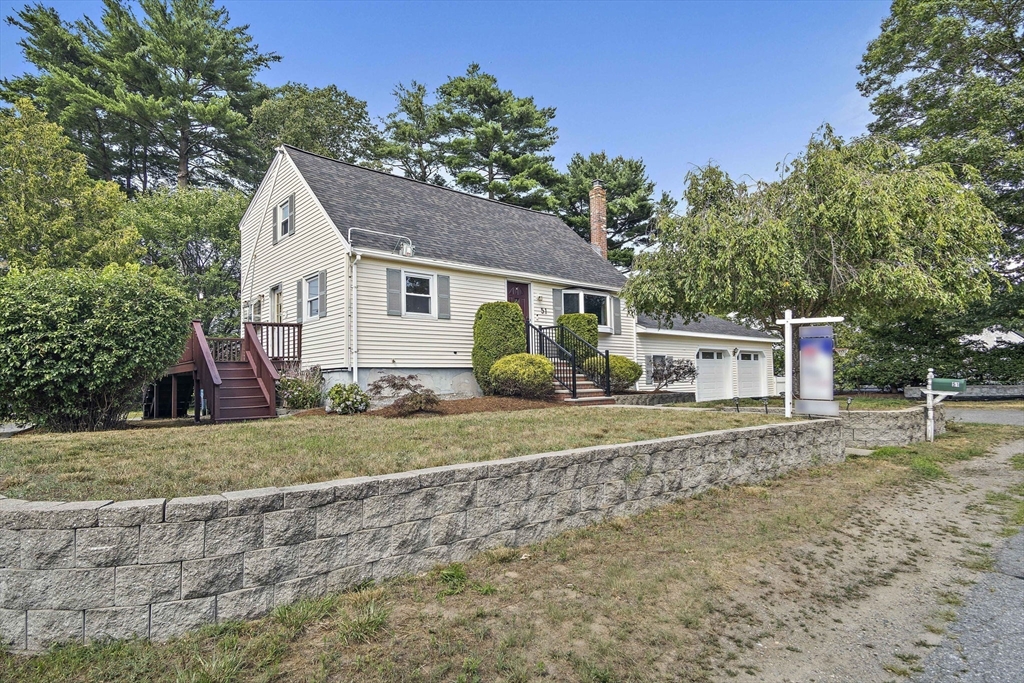 51 Oakwood Ave