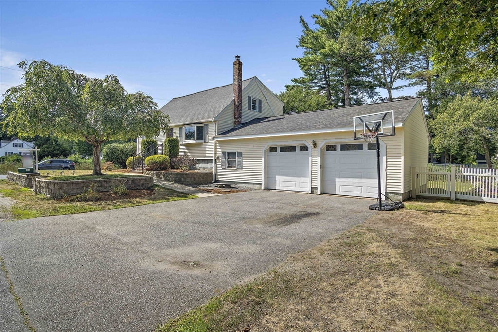 51 Oakwood Ave