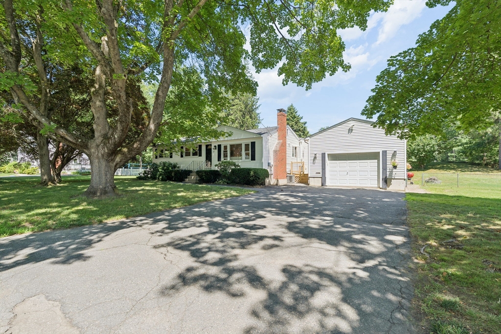 83 Colgate Dr