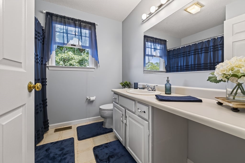735 Willett Ave #305, East Providence, RI Photo #25