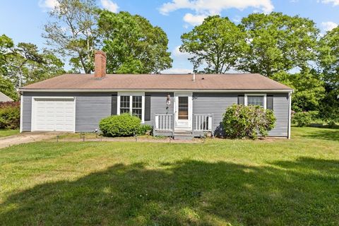 Single Family Residence in Barnstable MA 280 Arrowhead Dr.jpg