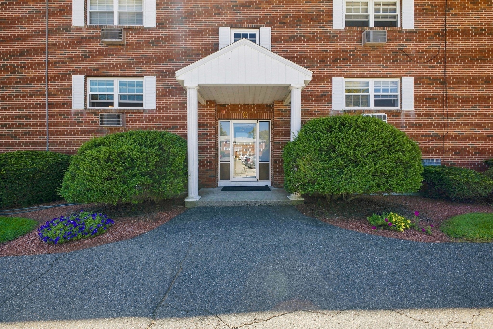 39 Pleasant Street 4C