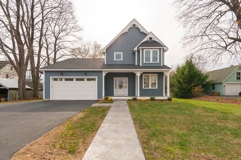 Photo of 10 Pleasant St, Templeton, MA 01468 (MLS # 73452599)