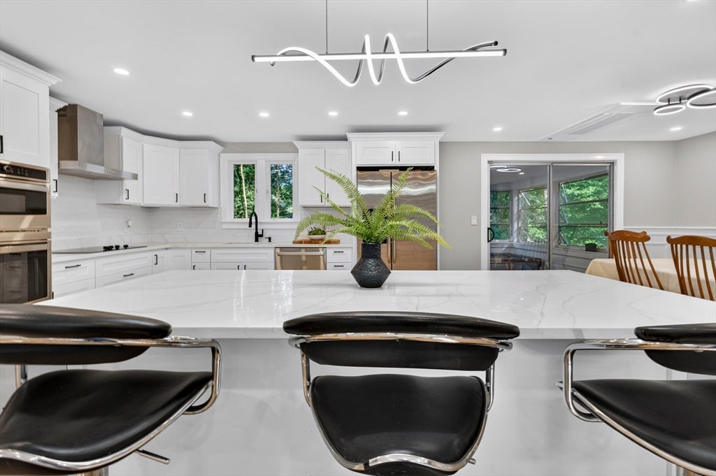 14 Travis Dr