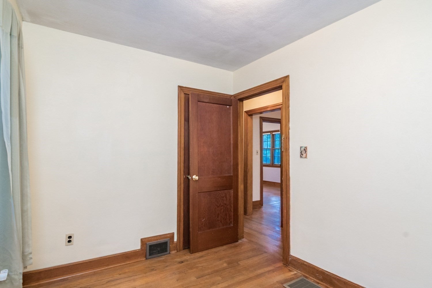 19 Moorland St, Amherst, MA, 19 Moorland St, Amherst, MA Photo #28