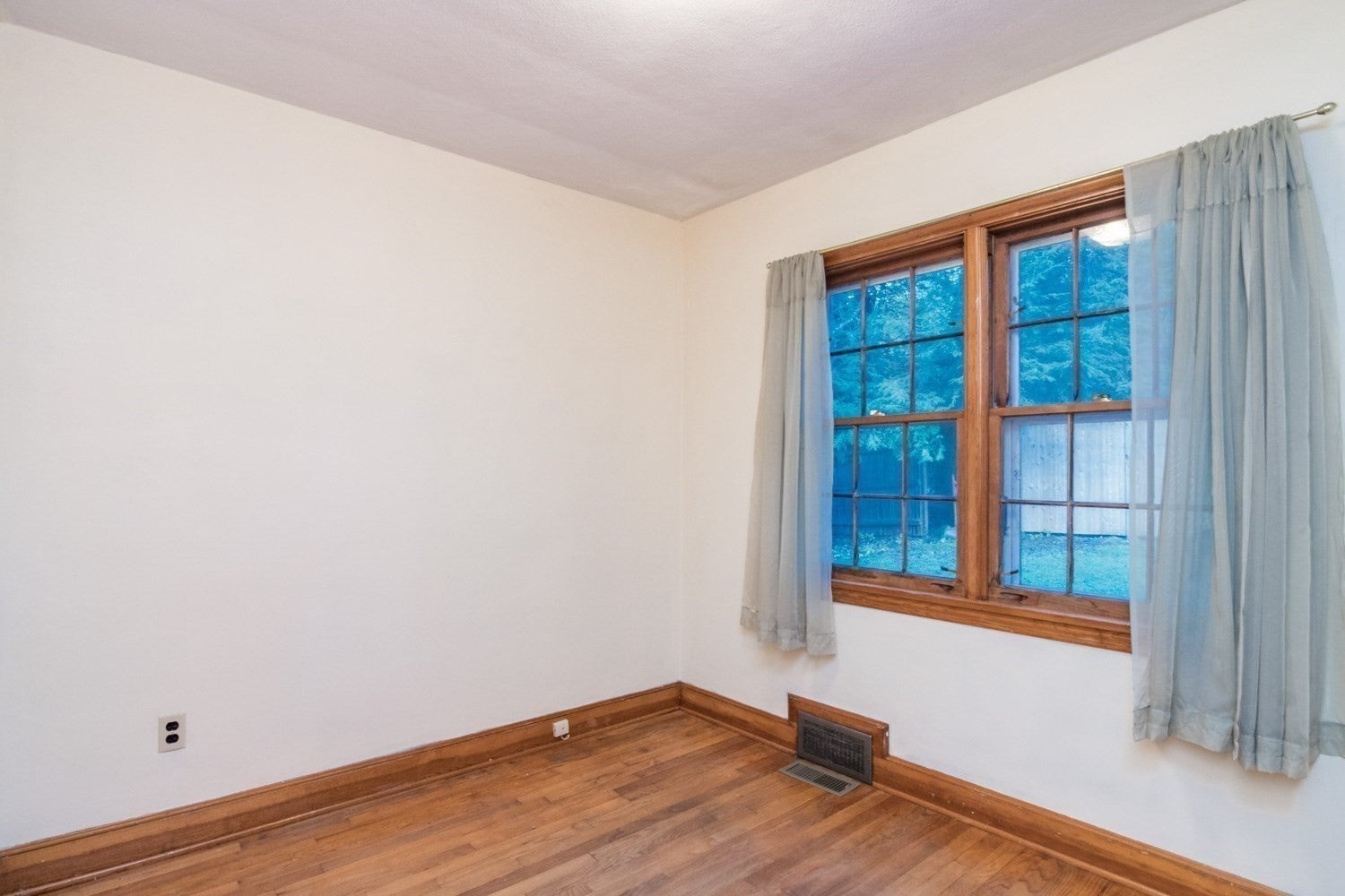 19 Moorland St, Amherst, MA, 19 Moorland St, Amherst, MA Photo #27