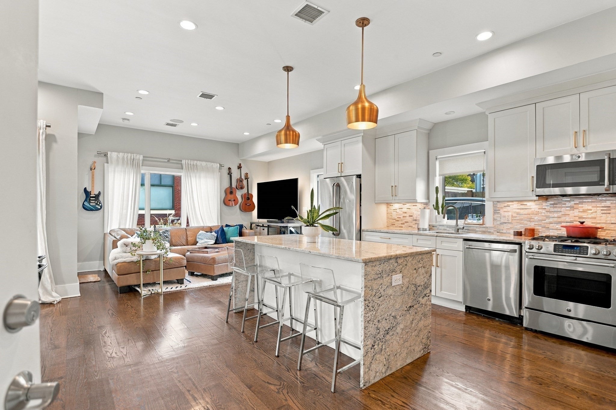 Photo of 16 Ophir St, Boston, MA