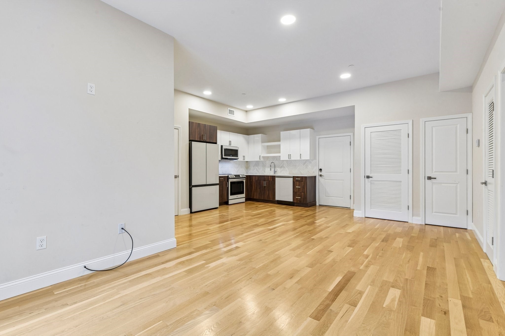16 Taber St 203