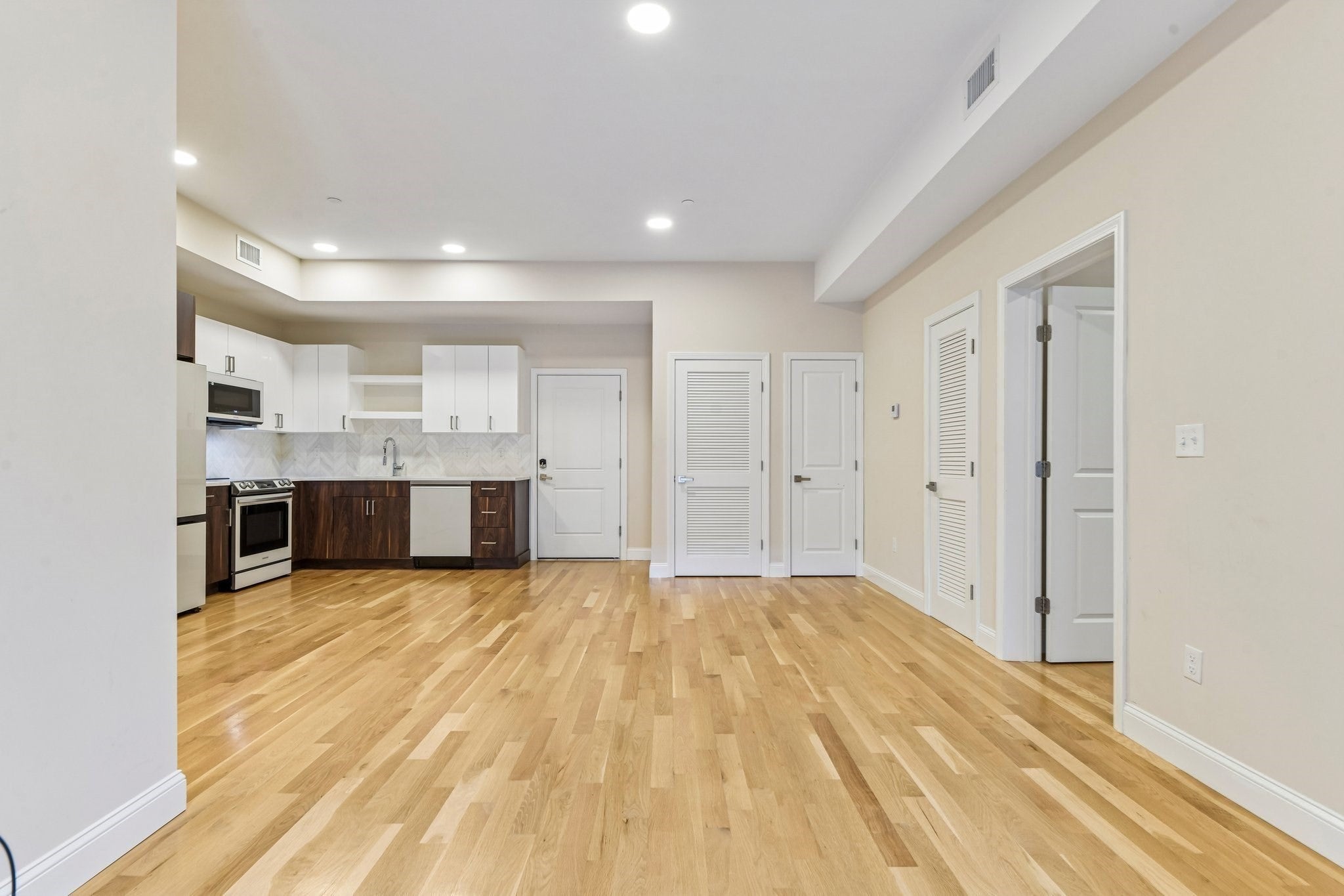 16 Taber St 203