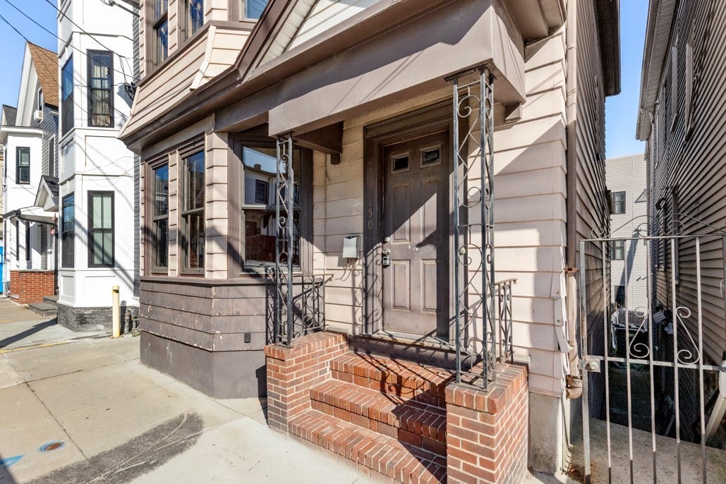 150 Falcon St, Boston, MA, 150 Falcon St, Boston, MA Photo #22