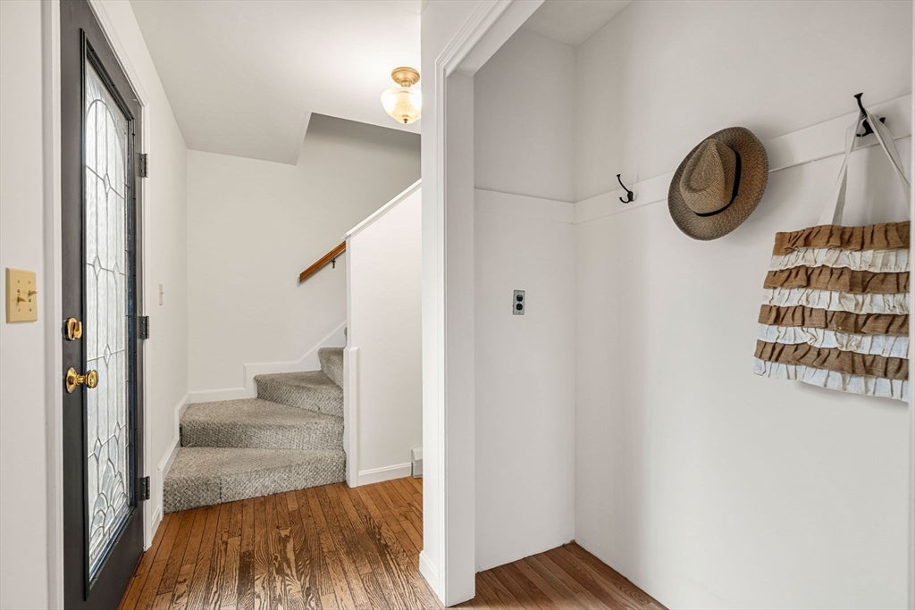 21 Chester St, Amesbury, MA, 21 Chester St, Amesbury, MA Photo #14
