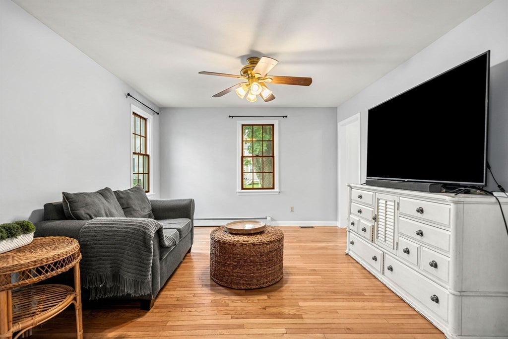 21 Chester St, Amesbury, MA, 21 Chester St, Amesbury, MA Photo #11