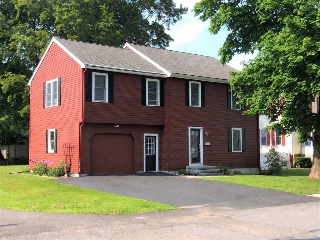 21 Chester St, Amesbury, MA, 21 Chester St, Amesbury, MA Photo #1