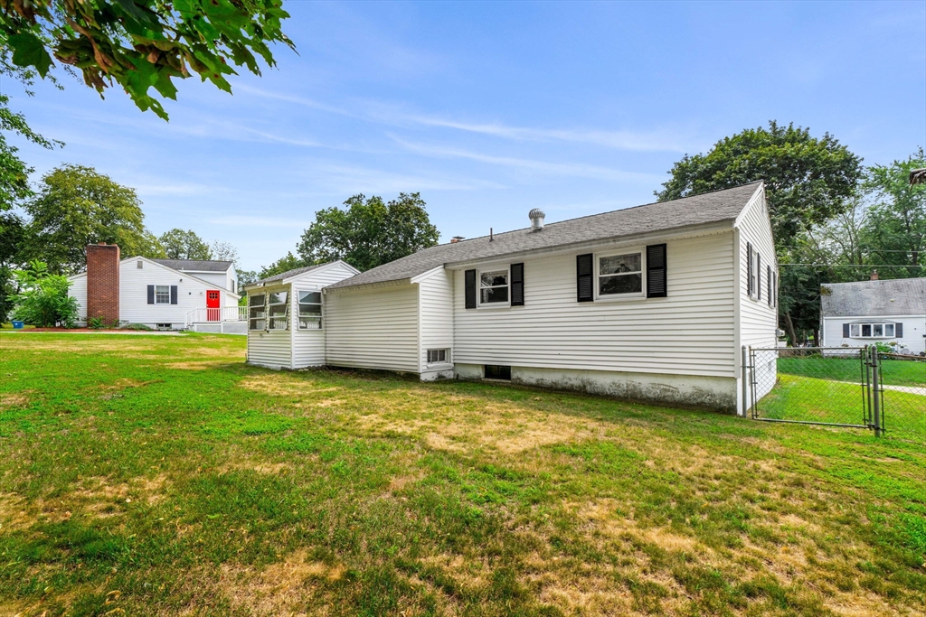 6 Carol Ann Rd