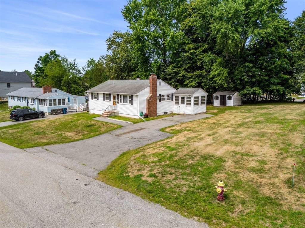 6 Carol Ann Rd