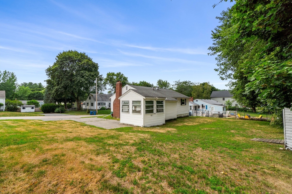 6 Carol Ann Rd