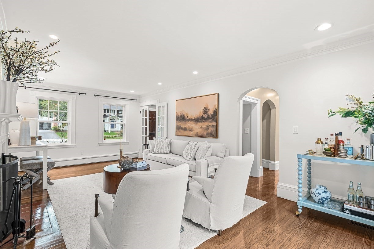 8 Tennyson Rd, Wellesley, MA Photo #7