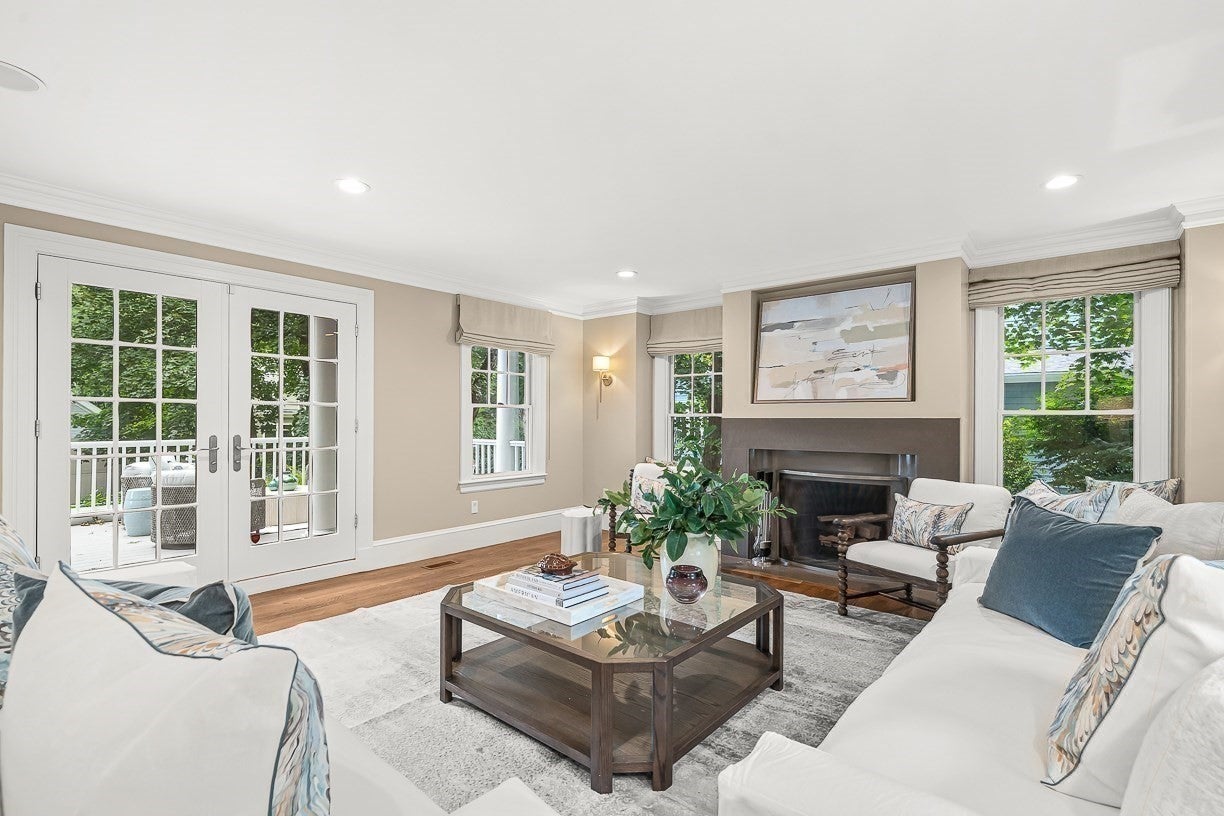 8 Tennyson Rd, Wellesley, MA Photo #11