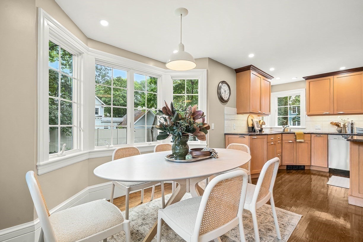 8 Tennyson Rd, Wellesley, MA Photo #16