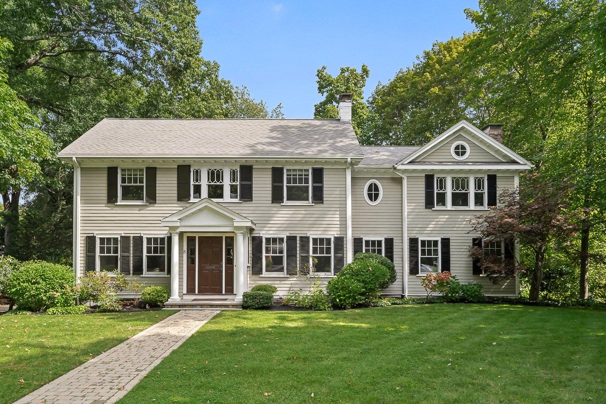 Photo of 8 Tennyson Rd, Wellesley, MA
