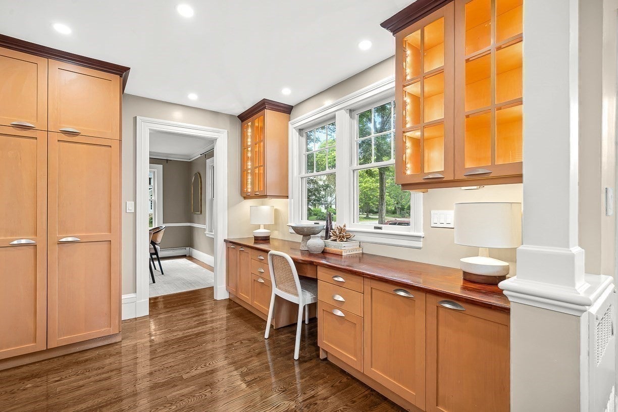 8 Tennyson Rd, Wellesley, MA Photo #17