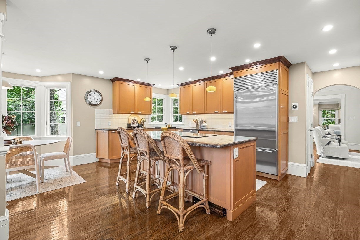 8 Tennyson Rd, Wellesley, MA Photo #13