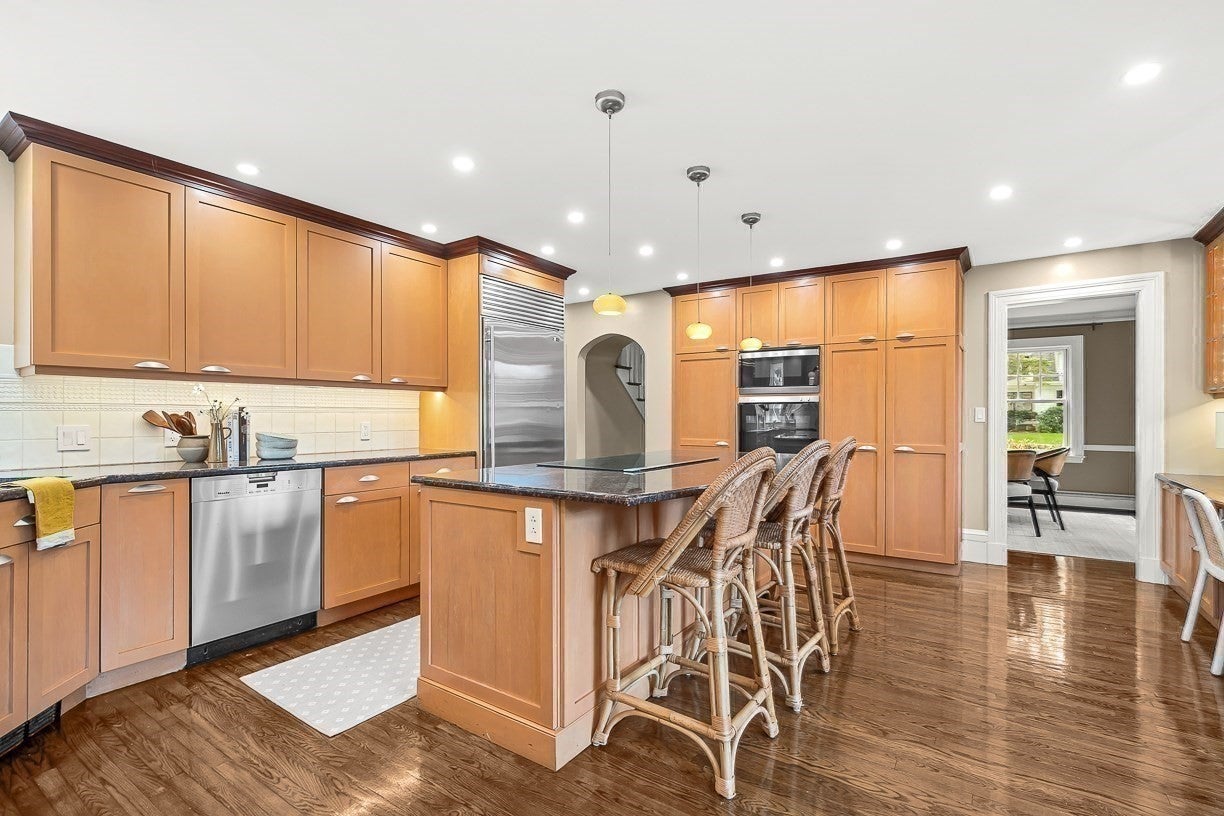 8 Tennyson Rd, Wellesley, MA Photo #14