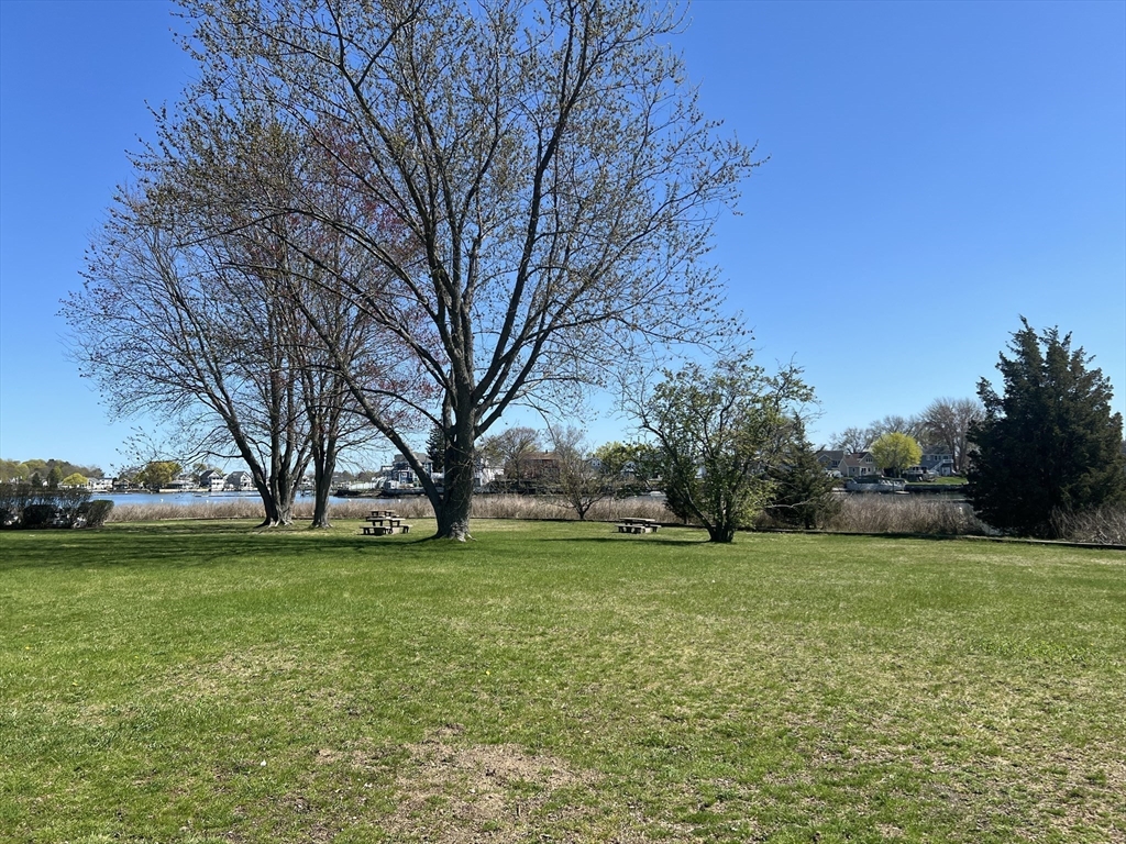 Danvers, Massachusetts 01923, United States, 2 Bedrooms Bedrooms, ,1 BathroomBathrooms,Residential,Active,119047