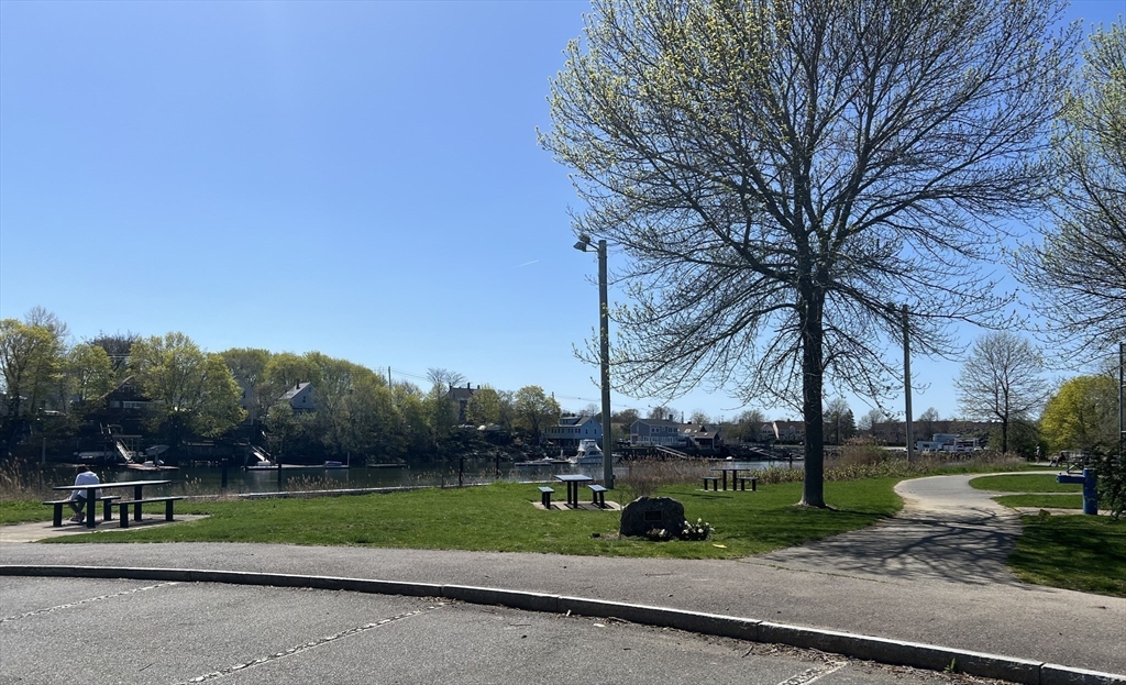 Danvers, Massachusetts 01923, United States, 2 Bedrooms Bedrooms, ,1 BathroomBathrooms,Residential,Active,119047