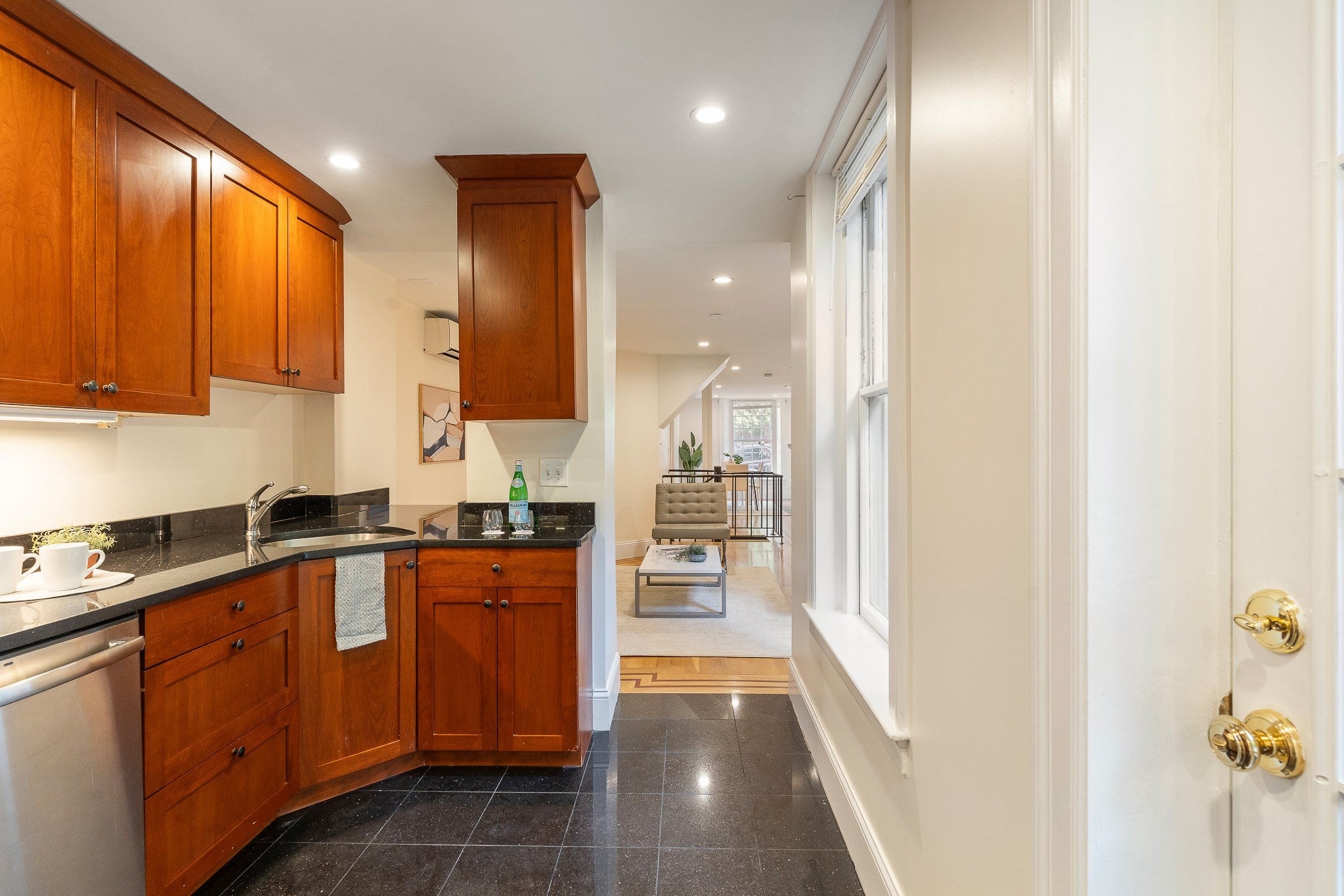 20 Joy St #1, Boston, MA Photo #15