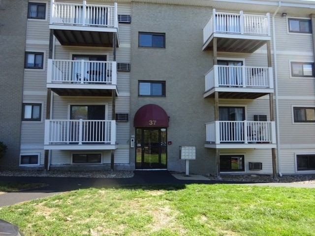 37 Hosmer St 10