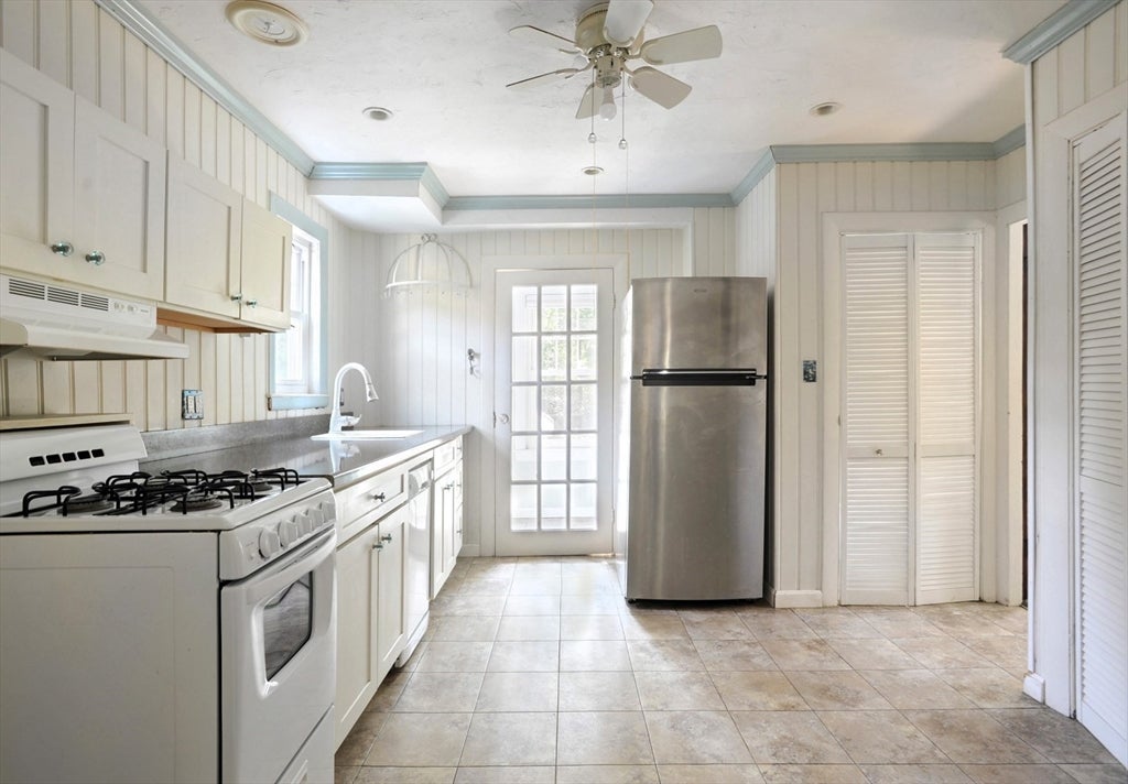 66 Ferncroft Rd, Milton, MA Photo #11
