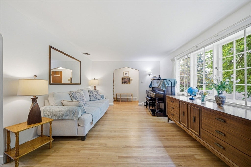 8 Brown Road, Lexington, MA, 8 Brown Road, Lexington, MA Photo #5