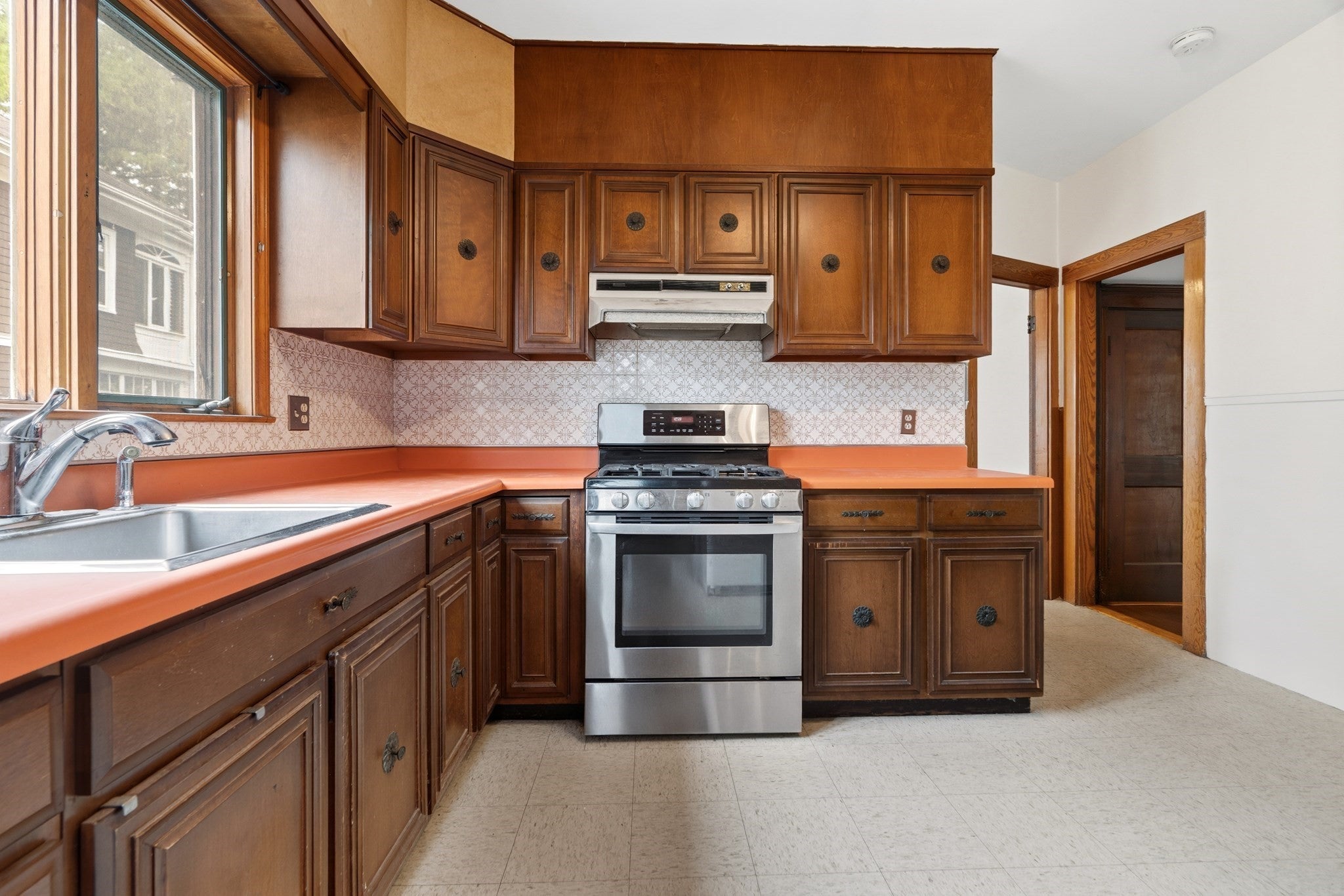 39 Harlow St #1, Arlington, MA Photo #7