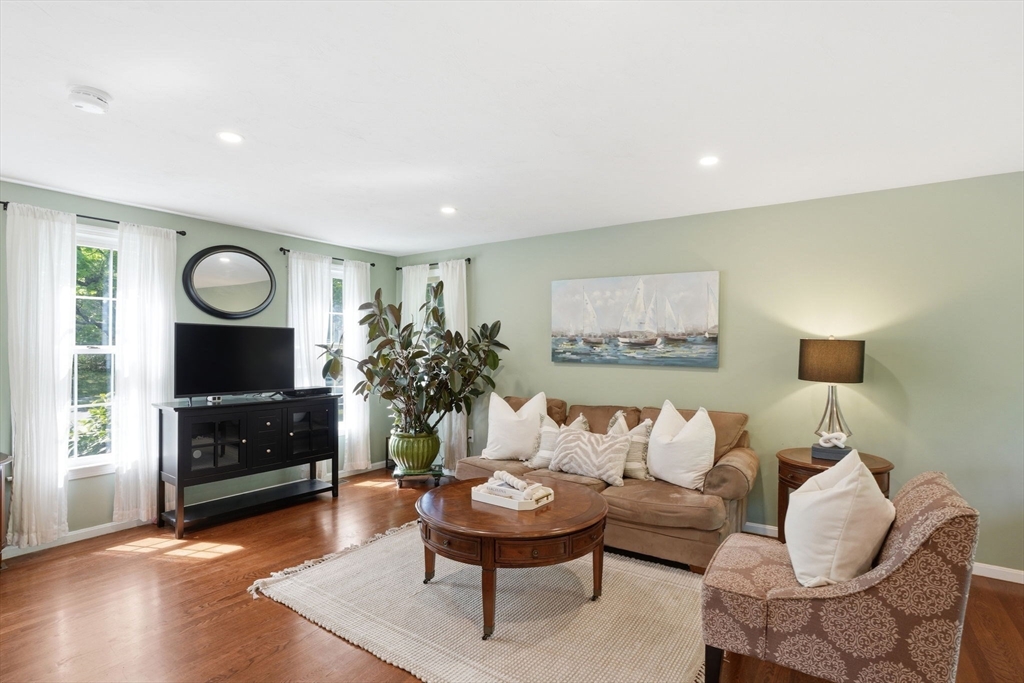44 Morningside Dr