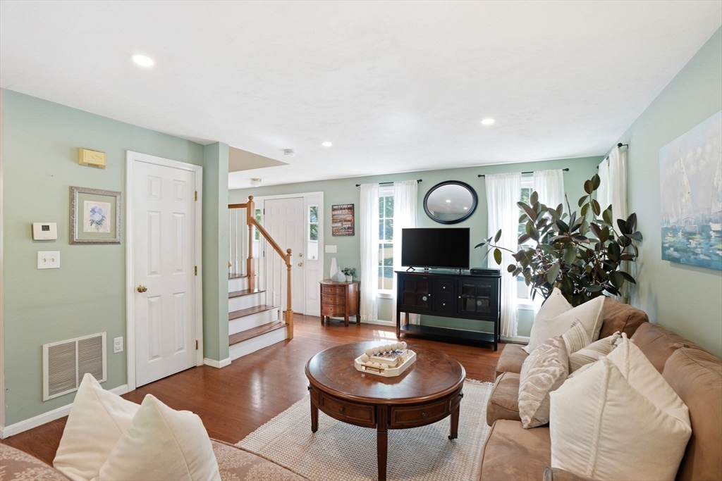 44 Morningside Dr
