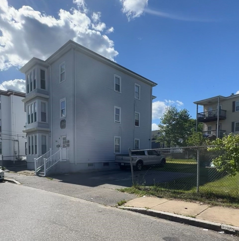 16 Hancock St