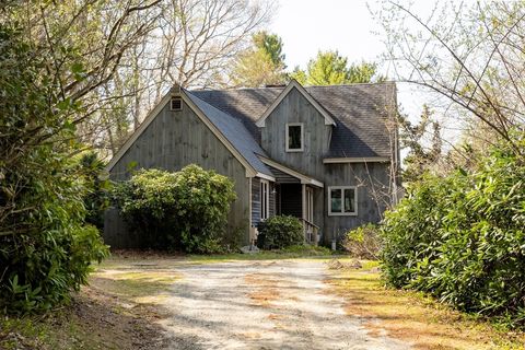 Photo of 1 Franklin Pl, Duxbury, MA 02332 (MLS # 73513988)